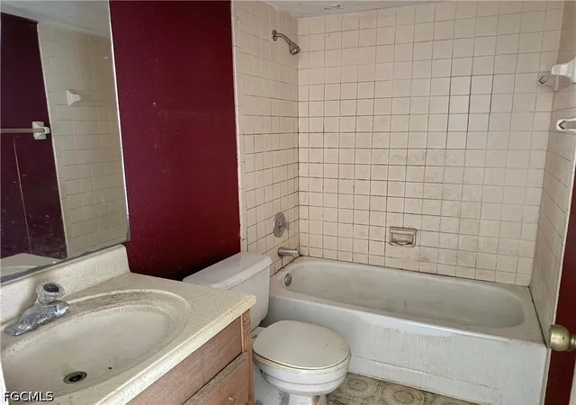 4th image of 9305 Lake Park Dr #104, Fort Myers, FL 33919 | MLS# 2026019682