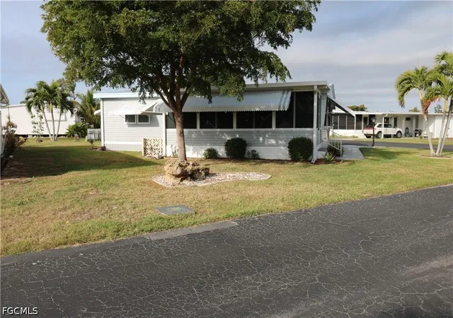 Photo 3 of Manufactured home for sale at 116 Coachlight Dr, Fort Myers, FL 33908 | MLS# 2026019847 | Listing updated on 2026-06-27