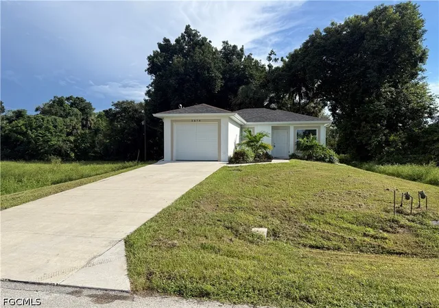 Photo 1 of Single family home for sale at 3874 Pearl St, Fort Myers, FL 33916 | MLS# 2026019878 | Listing updated on 2026-10-07