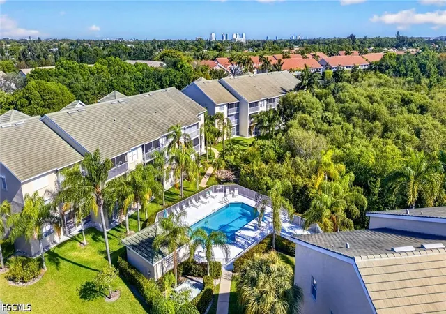 Homes for sale in Bonita Springs, FL | 28851 Bermuda Lago Ct, Bonita Springs, FL 34134