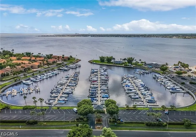37th image of 4586 Trawler Ct #305, Fort Myers, FL 33919 | MLS# 2026019928