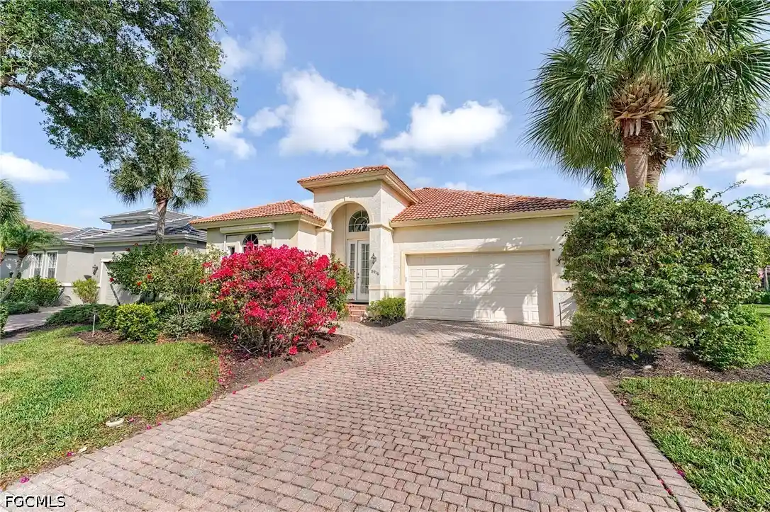 Photo 1 of Single family home for sale at 8916 Dartmoor Way, Fort Myers, FL 33908 | MLS# 2026019952 | Listing updated on 2026-10-26