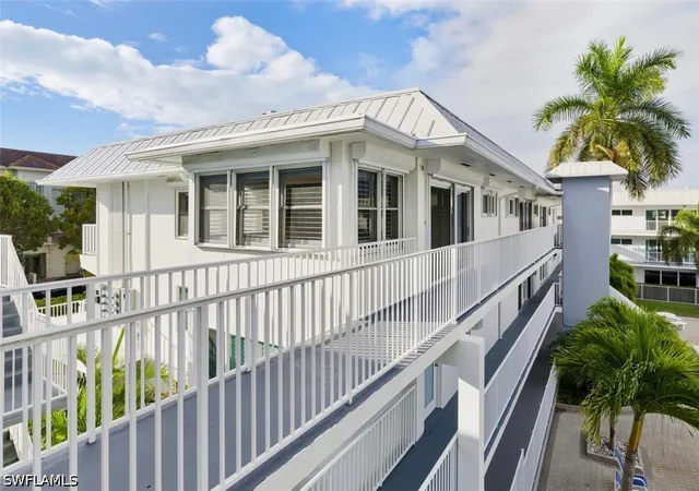3rd image of 1100 8Th Ave S, Naples, FL 34102