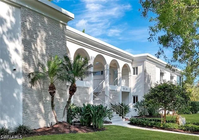 2nd image of 231 3Rd Ave S, Naples, FL 34102