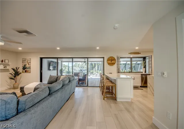 Photo 3 of Single family home for sale at 1022 Lindgren Blvd, Sanibel, FL 33957 | MLS# 2026020138 | Listing updated on 2026-10-01