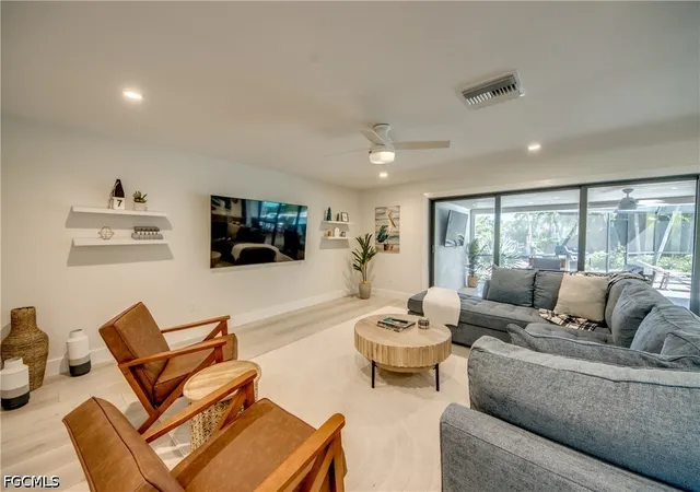 Photo 4 of Single family home for sale at 1022 Lindgren Blvd, Sanibel, FL 33957 | MLS# 2026020138 | Listing updated on 2026-10-01