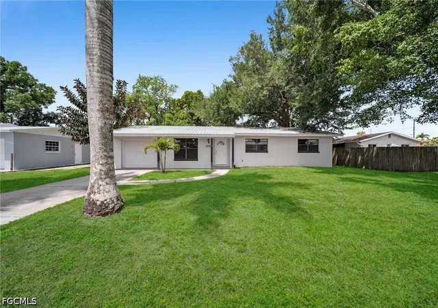 3rd image of 2085 E Tobago Cir, Fort Myers, FL 33905 | MLS# 2026020221
