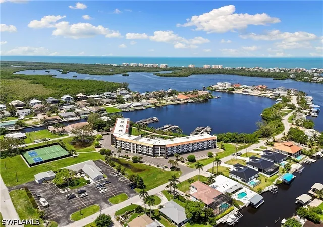 2nd image of 226 3Rd St, Bonita Springs, FL 34134