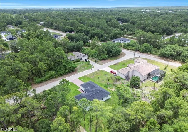 Homes for sale in Alva, FL | 2005 Robert Ave, Alva, FL 33920 | MLS# 2026020535