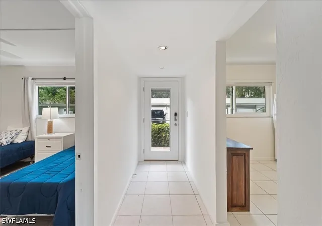 2nd image of 307 Goodlette-Frank Rd S, Naples, FL 34102