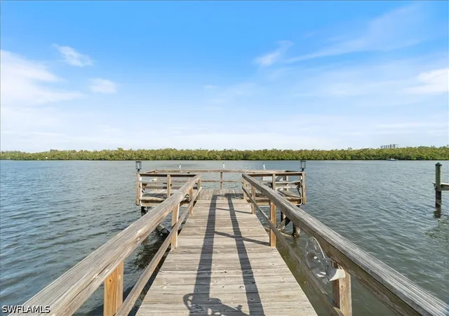 3rd image of 307 Goodlette-Frank Rd S, Naples, FL 34102