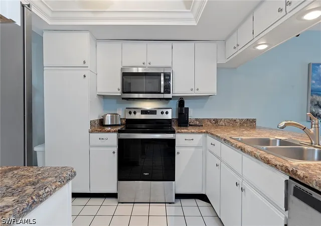 2nd image of 400 Fox Hvn Dr, Naples, FL 34104