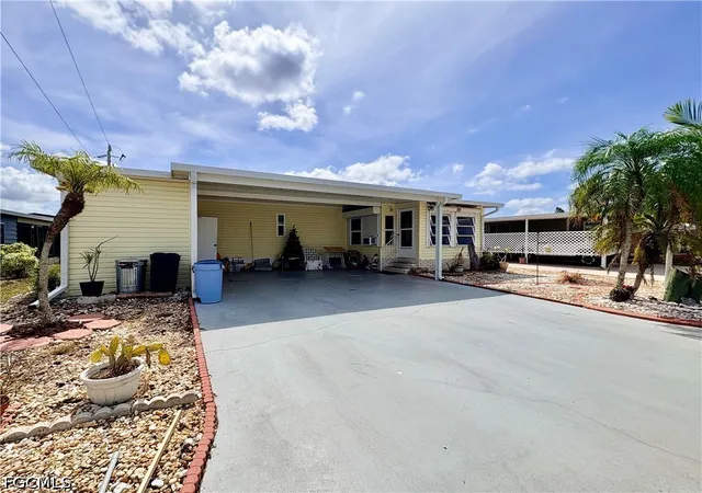 Homes for sale in North Fort Myers, FL | 3134 Linwood Dr, North Fort Myers, FL 33917 | MLS# 2026020709