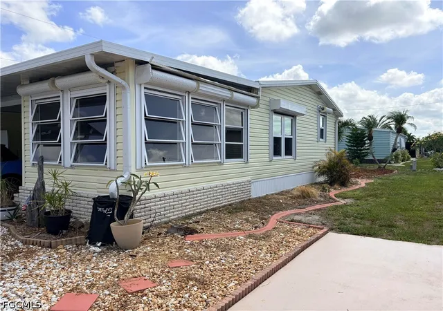 Homes for sale in North Fort Myers, FL | 3134 Linwood Dr, North Fort Myers, FL 33917 | MLS# 2026020709