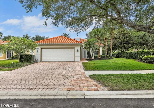 Photo 3 of Sale Pending at 5902 Bermuda Ln, Naples, FL 34119 | MLS# 226018474 | Listing updated on 2026-07-29