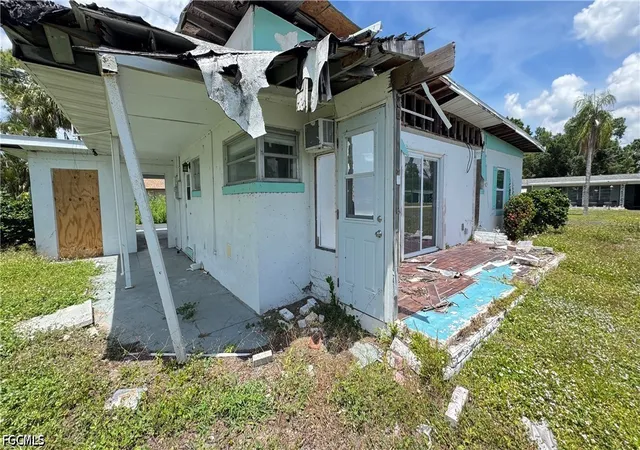 Photo 4 of Sale Pending at 8140 Cleaves Rd, North Fort Myers, FL 33903 | MLS# 2026020812 | Listing updated on 2026-06-01