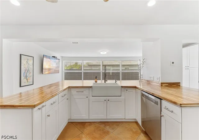 5th image of 5654 Natoma Dr, Fort Myers, FL 33919 | MLS# 2026020935