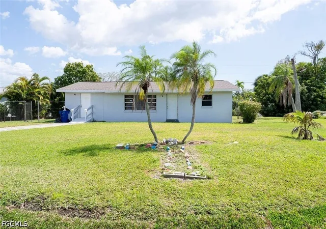 Photo 1 of Single family home for sale at 4631 New Hvn Dr, Fort Myers, FL 33908 | MLS# 2026020979 | Listing updated on 2026-06-18