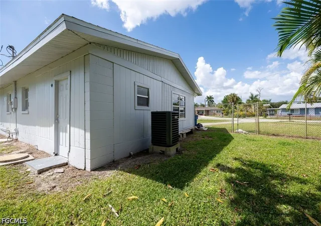 Photo 4 of Single family home for sale at 4631 New Hvn Dr, Fort Myers, FL 33908 | MLS# 2026020979 | Listing updated on 2026-06-18