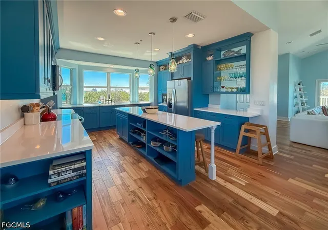 Photo 4 of Single family home for sale at 4460 Smugglers Dr, Captiva, FL 33924 | MLS# 2026021059 | Listing updated on 2026-08-10