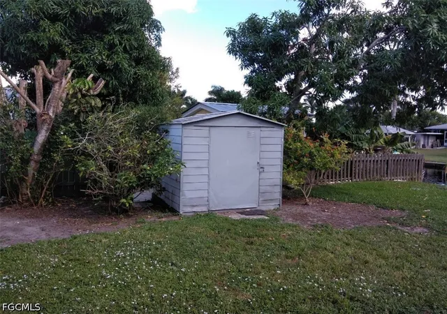 20th image of 25 Estate Dr, North Fort Myers, FL 33917 | MLS# 2026021145