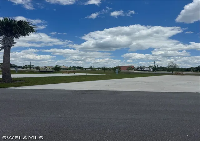 2nd image of 247 Horizon Rd, Punta Gorda, FL 33982 | MLS# 226018942