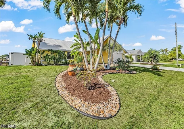 36th image of 920 Se 33rd St, Cape Coral, FL 33904 | MLS# 2026021308