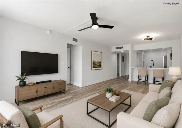 4th image of 1085 Forest Lakes Dr, Naples, FL 34105