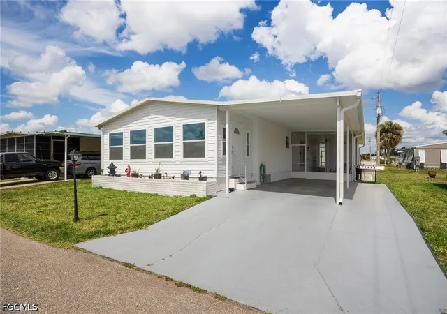 3rd image of 14704 Patrick Henry Rd, North Fort Myers, FL 33917 | MLS# 2026021402