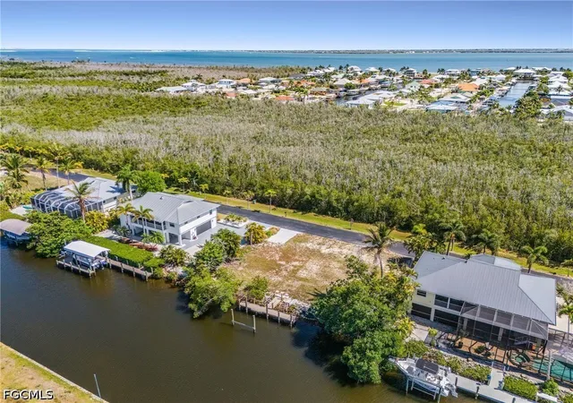 3rd image of 2936 Buttonwood Key Ct, Saint James City, FL 33956 | MLS# 2026021416