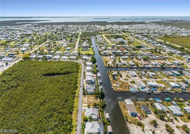 4th image of 2936 Buttonwood Key Ct, Saint James City, FL 33956 | MLS# 2026021416