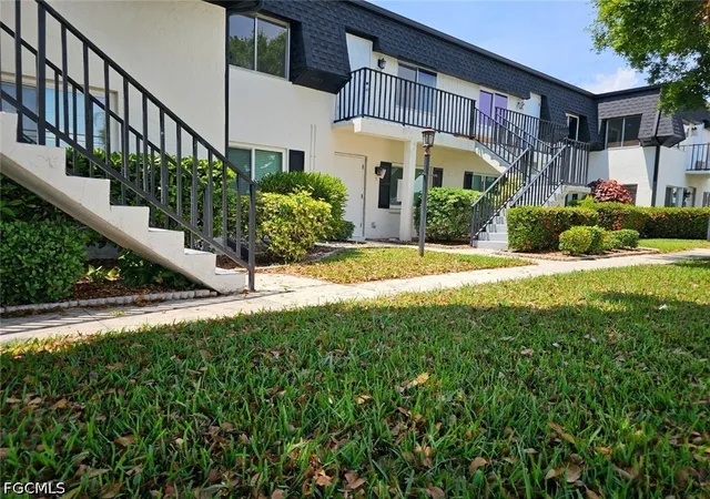 3rd image of 4722 Se 1St Pl, Cape Coral, FL 33904