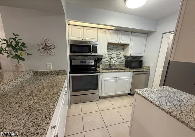 2nd image of 14900 Summerlin Woods Dr #13, Fort Myers, FL 33919 | MLS# 2026021515