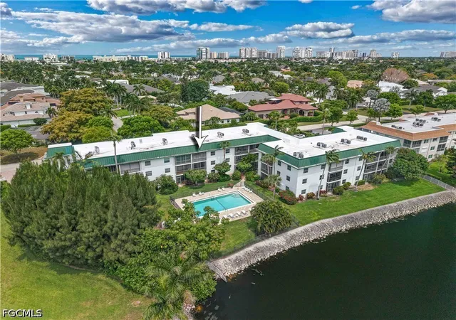 5th image of 3030 Binnacle Dr, Naples, FL 34103