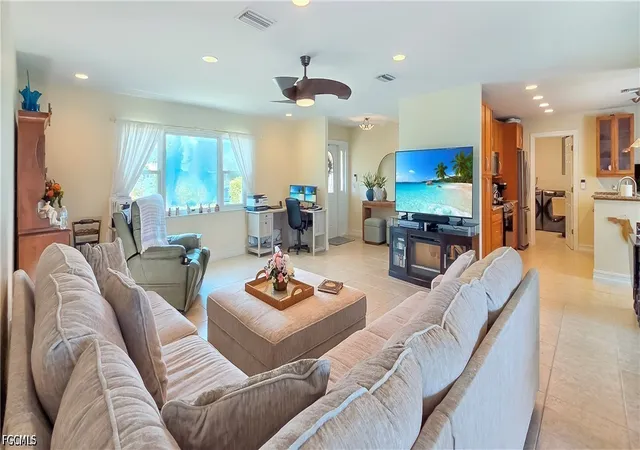 Photo 3 of Sale Pending at 2926 SE 11th Place, Cape Coral, FL 33904 | MLS# 2026021617 | Listing updated on 2026-06-30