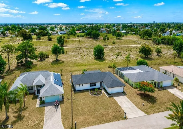 4th image of 3745 Se 6Th Ave, Cape Coral, FL 33904 | MLS# 2026021681
