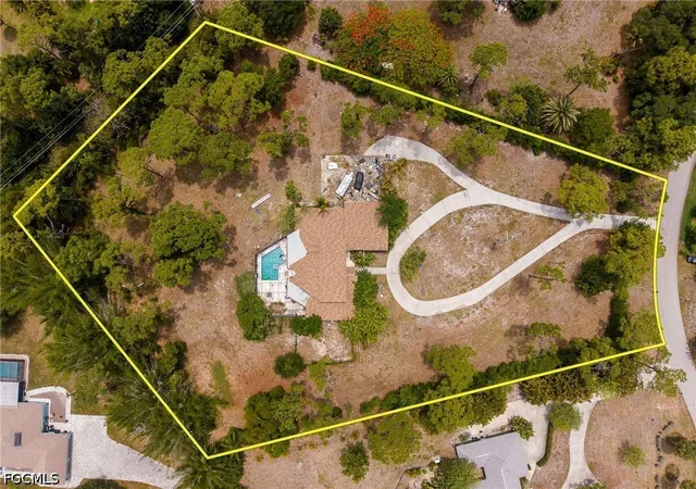 Photo 2 of Single family home for sale at 13746 Brynwood Ln, Fort Myers, FL 33912 | MLS# 2026021694 | Listing updated on 2026-08-28