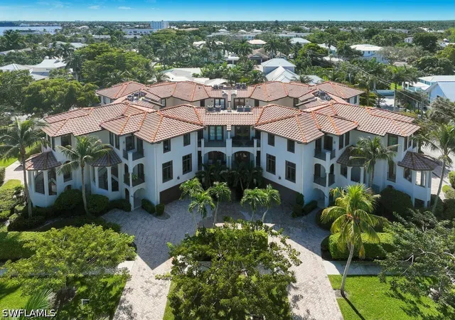 1st image of 692 10th Ave S, Naples, FL 34102 | MLS# 226019310