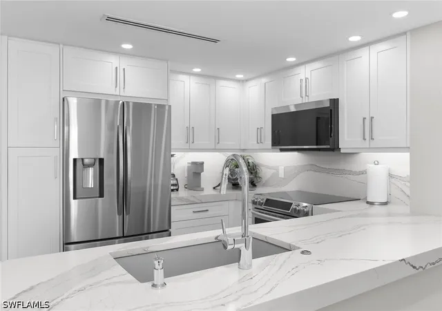 3rd image of 260 Seaview Ct #1409, Marco Island, FL 34145 | MLS# 226019431