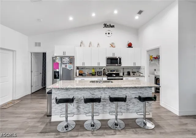 5th image of 1086 W Leader Ct, Labelle, FL 33935 | MLS# 2026021795