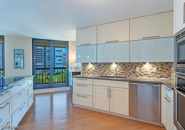 Photo 4 of Condo for sale at 4551 Gulf Shore Blvd N #606, Naples, FL 34103 | MLS# 226019245 | Listing updated on 2026-06-16