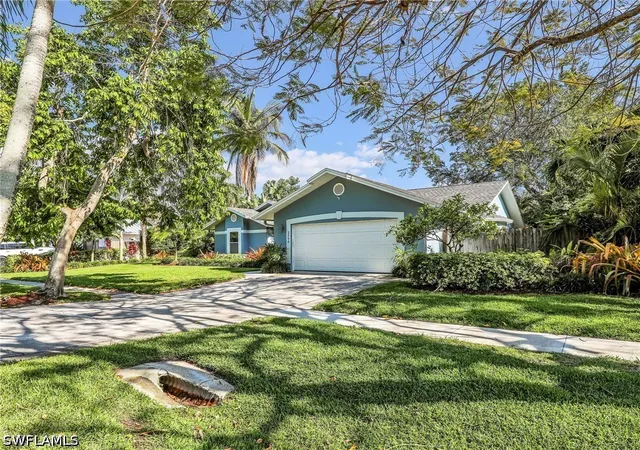 3rd image of 2554 Outrigger Ln, Naples, FL 34104 | MLS# 226019413