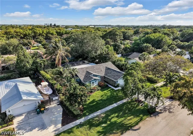 41st image of 2554 Outrigger Ln, Naples, FL 34104 | MLS# 226019413