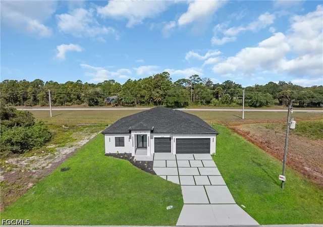 1st image of 8005 Sunrise Cir, Labelle, FL 33935 | MLS# 2026021882