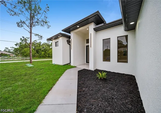 5th image of 1901 Cedar Ave, Lehigh Acres, FL 33971 | MLS# 2026021900
