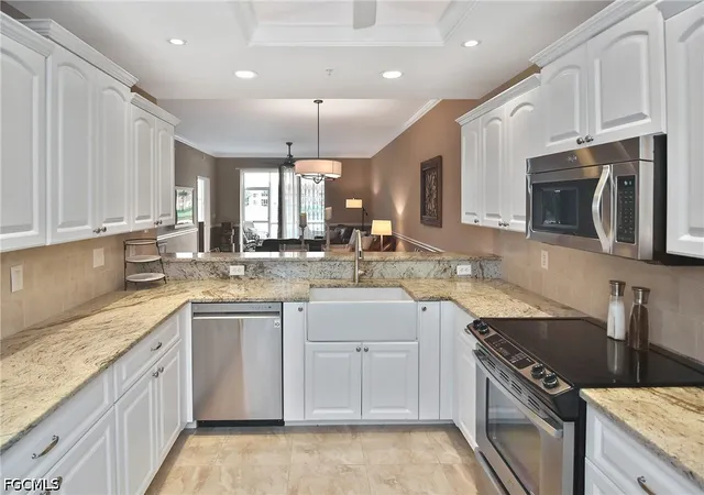 3rd image of 8099 Queen Palm Ln, FORT MYERS, FL 33966