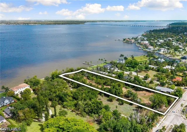 5th image of 11480 Mcgregor Blvd, Fort Myers, FL 33919 | MLS# 226016829