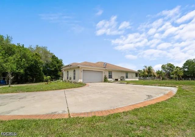 3rd image of 545 N Isora St, Clewiston, FL 33440 | MLS# 2026022024