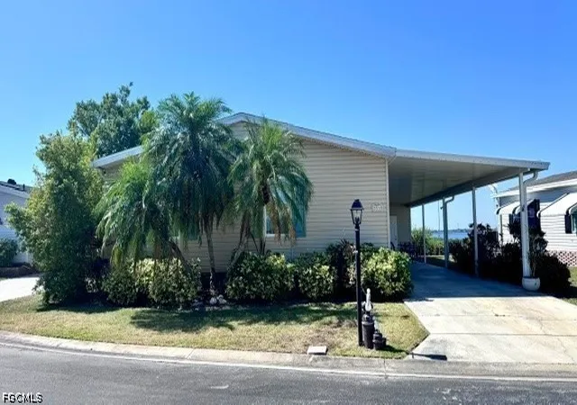 Photo 4 of Manufactured home for sale at 5548 Adam Dr, North Fort Myers, FL 33917 | MLS# 2026021972 | Listing updated on 2026-07-28