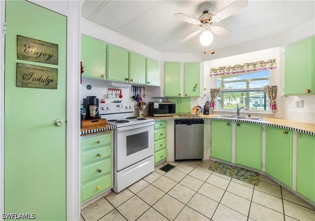 4th image of 280 Grassy Key Ln, Naples, FL 34114 | MLS# 226019508